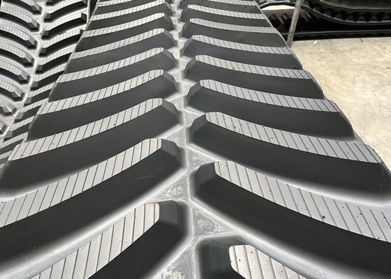 الحالة STX رباعي القطب المطاطي الزراعي 762x152.4x42 محوري التدفق المجمع نيو هولندا CR CX قطب المطاط 762x152.4x44