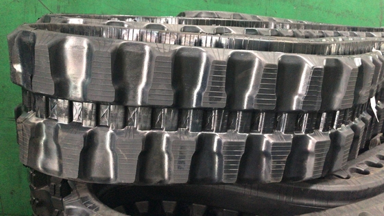 300 × 52.5 × 82W حفرة مسارات المطاط للحفرة آلات البناء