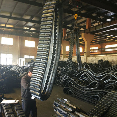 مقطورات مطاطية للشاحنة 450 × 86 × 58 لـ Bobcat T830 T870