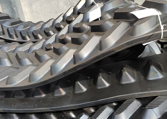 مسار مطاطي 300X127X32 للجرار M8540,3C878-49010
